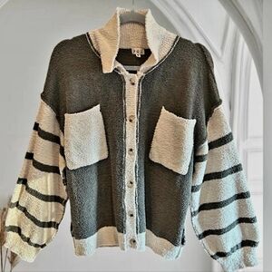 Cozy POL Teddy Bear Striped Button-Up Sweater - Green and Cream S/M